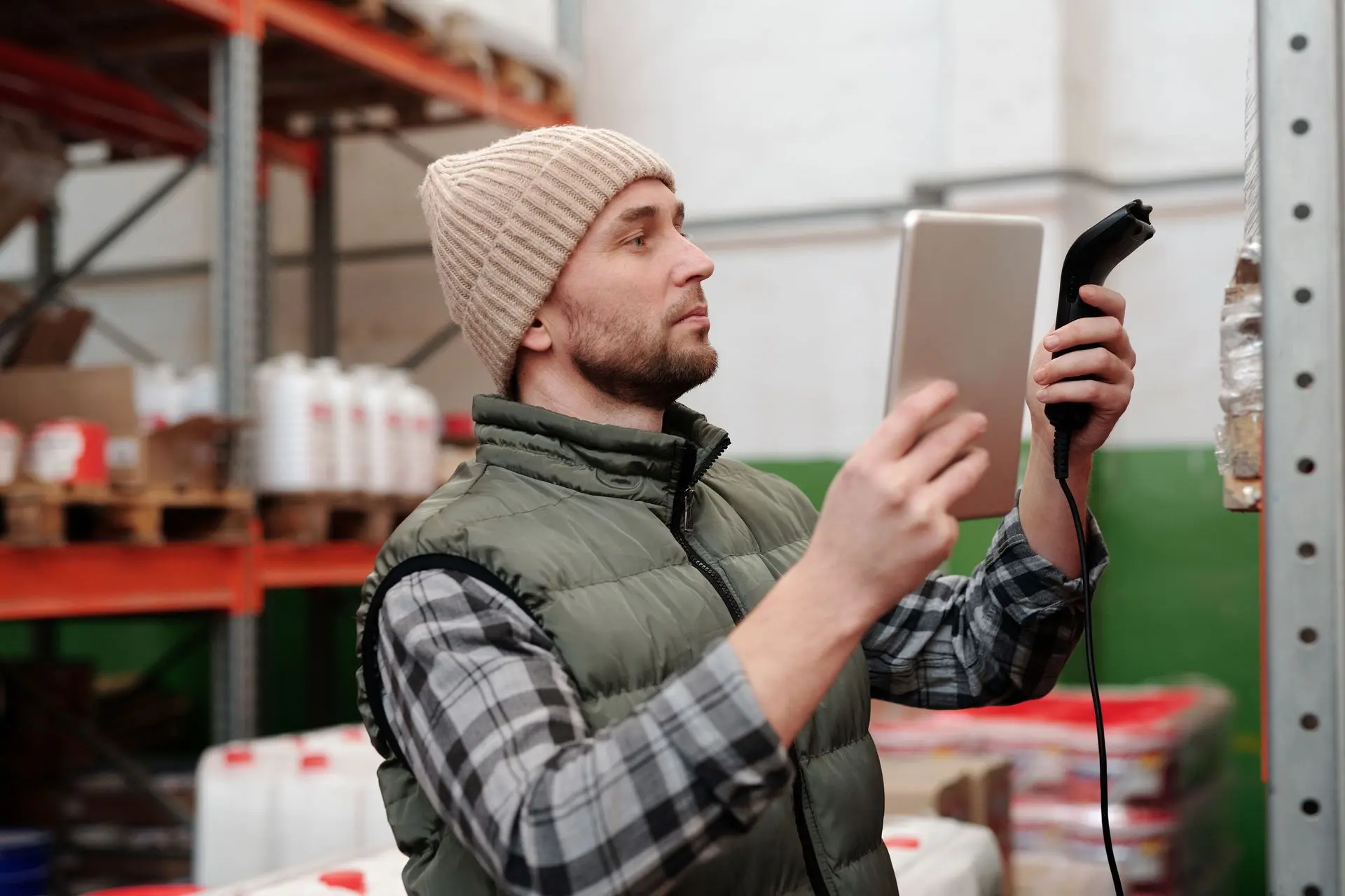 warehouse worker scanning barcode warehouse worker scanning barcode